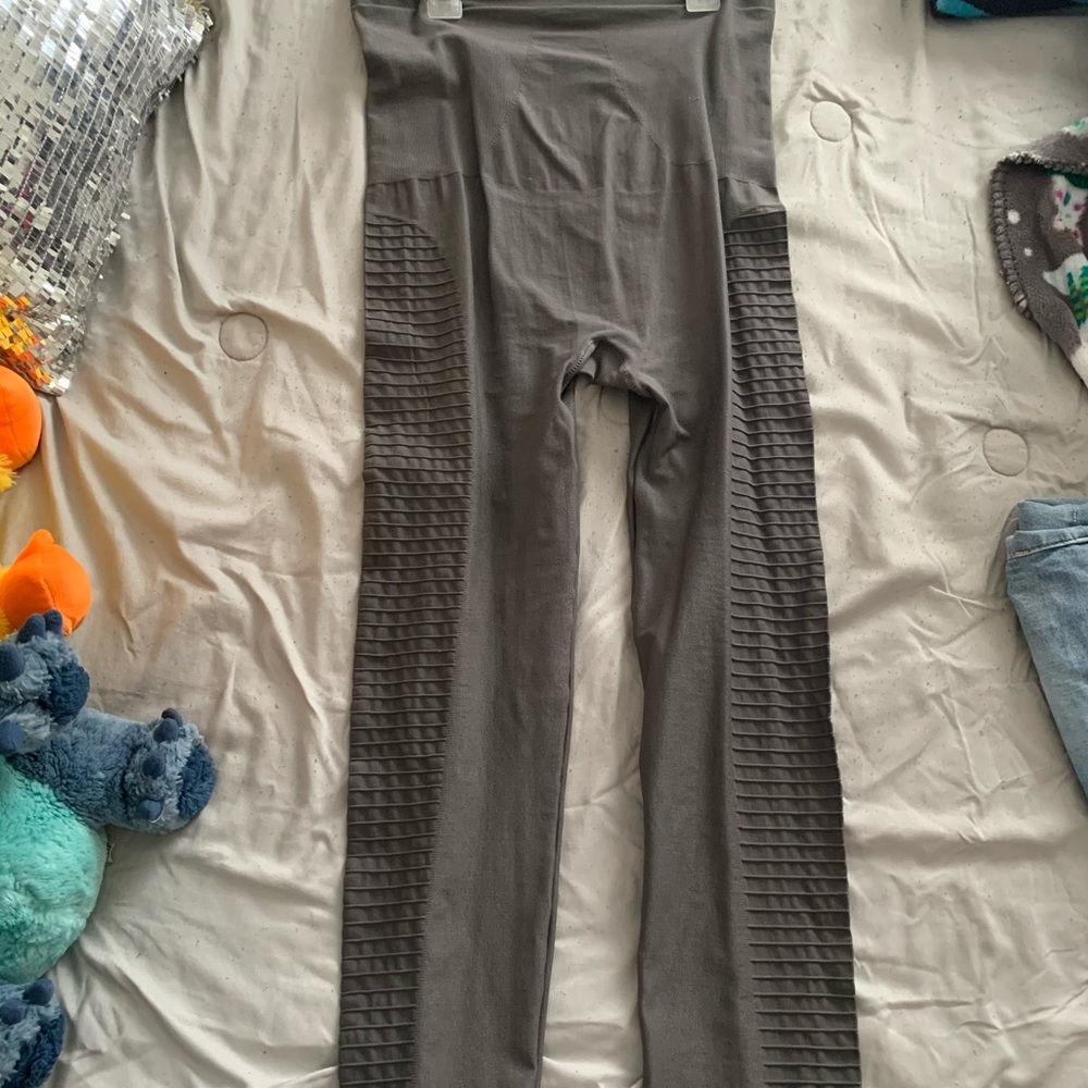 Gray Super Stetch Leggings